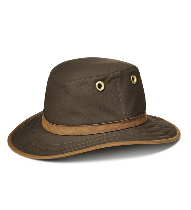 Tilley Medium Curved Brim Outback Hat