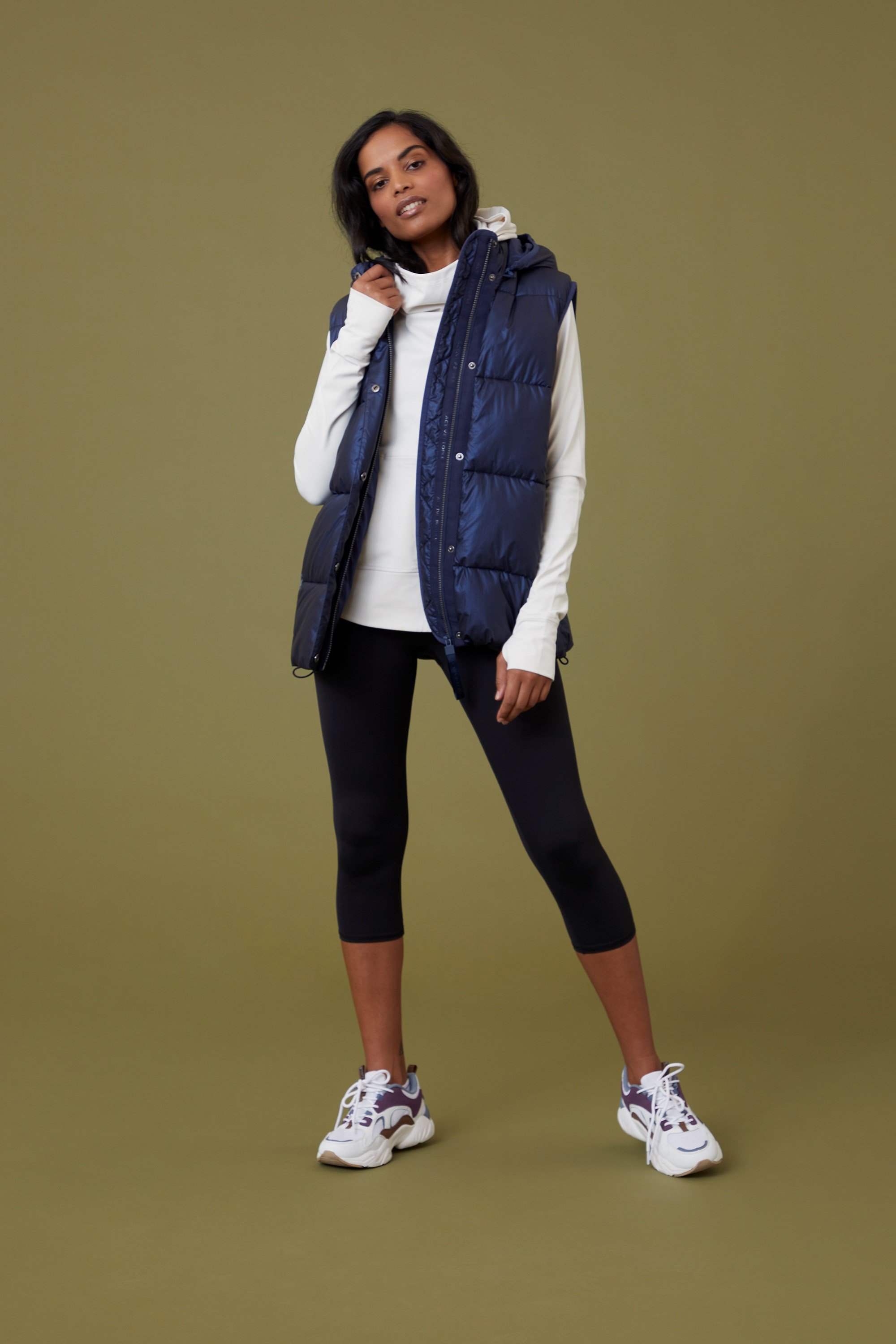 Move It Womens Padded Gilet - Navy